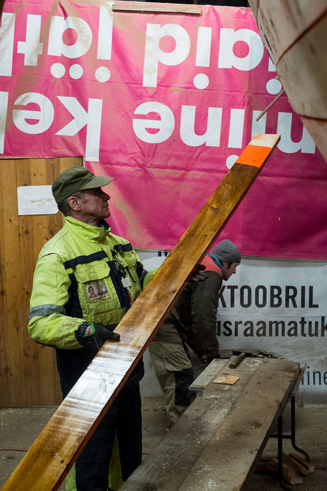 TX_15_03_F6588_W.jpg - 16.03.2015 Viskiplangu löömine. Foto Toomas Kokovkin