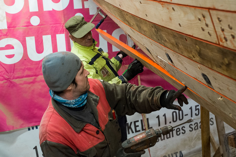 TX_15_03_F6601_W.jpg - 16.03.2015 Viskiplangu löömine. Foto Toomas Kokovkin