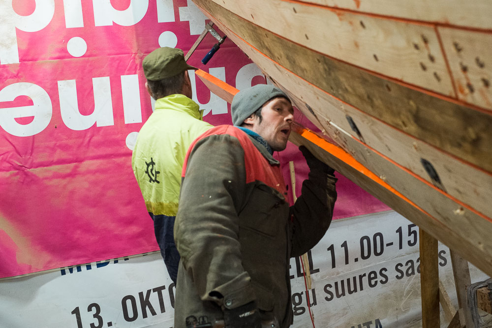 TX_15_03_F6602_W.jpg - 16.03.2015 Viskiplangu löömine. Foto Toomas Kokovkin