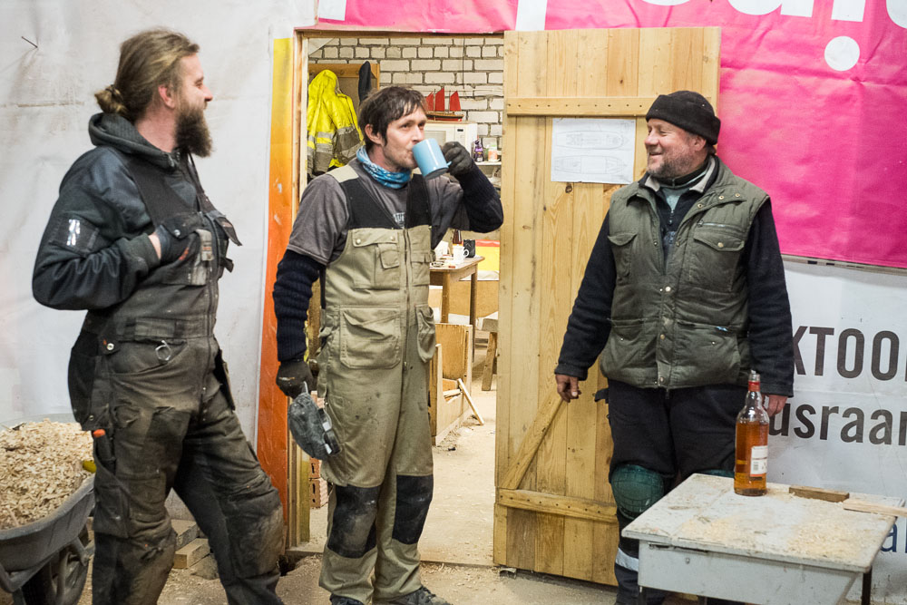 TX_15_03_F6636_W.jpg - 16.03.2015 Viskiplangu löömine. Foto Toomas Kokovkin