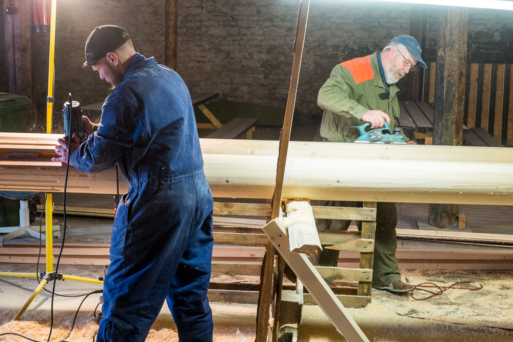 TX_15_03_F6851_W.jpg - 31.03.1015 Mastide tegemine. Foto Toomas Kokovkin